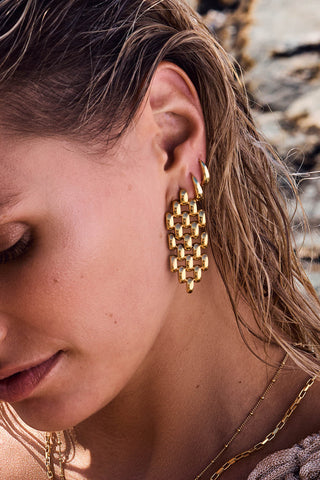 VIVIENNE | DROPS