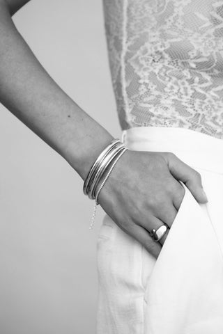 ROZ | BANGLE SILVER