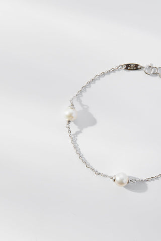 ELLE | TRIPLE PEARL BRACELET WHITE GOLD