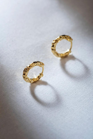 CHASE | MINI HOOP EARRING