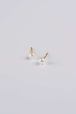 PIA | PEARL STUDS