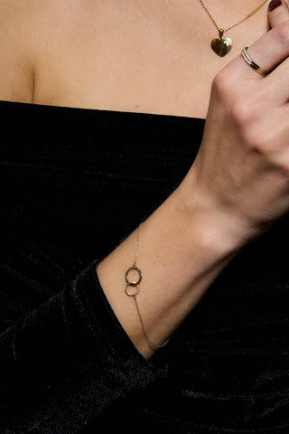 DOUBLE CIRCLE | SOLID GOLD BRACELET